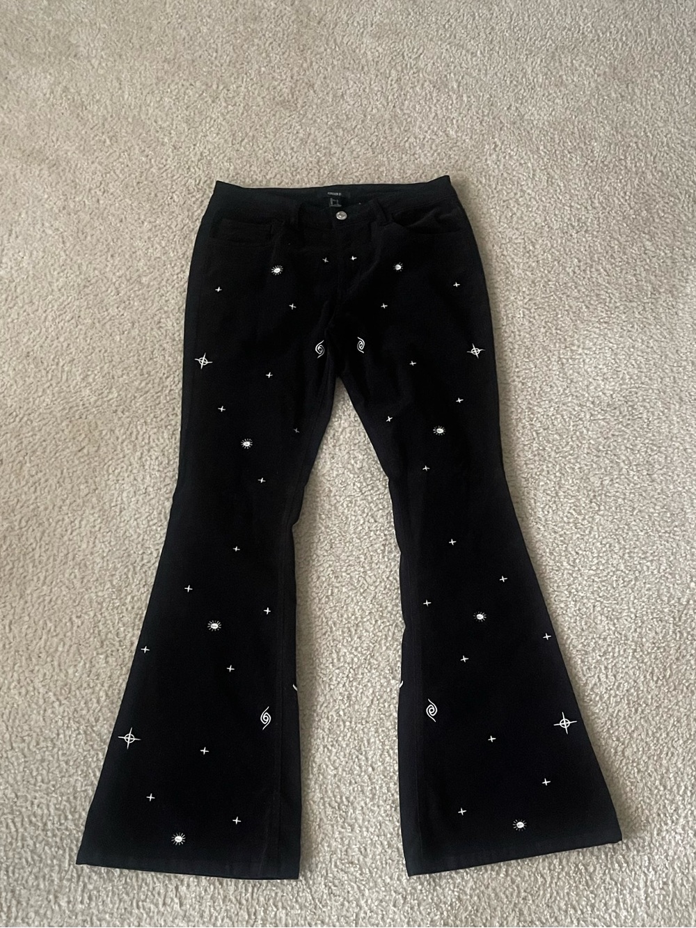 Forever 21 Black Flare Jeans with Crystal & Star Accents size Large